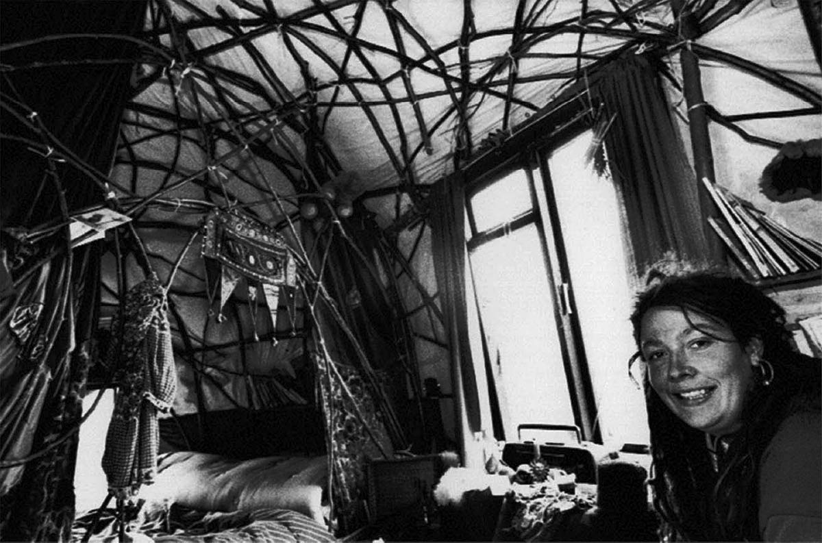 Lisa in her bender at Kings Hill. Photo: Nick Cobbing.