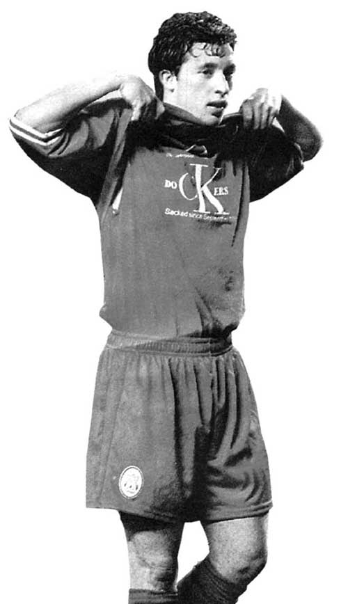 Robbie Fowler gesture of support for the Liverpool Dockers